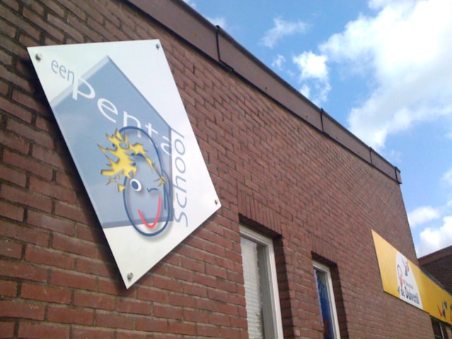 Het bord op RKBS De Duiventil 